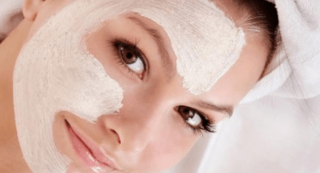 ماسكات طبيعية لتبييض البشرة في المنزل: حلول سحرية لبشرة أكثر نضارة وإشراقاً